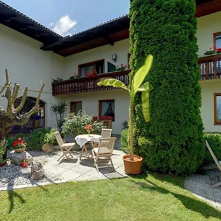 Hotel garni Landhaus Servus Velden am Wörthersee