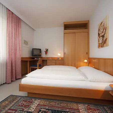 Hotel garni Landhaus Servus Apartment Velden am Wörthersee