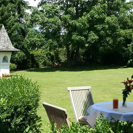 Hotel garni Landhaus Servus *