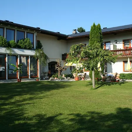 Beautyfarm Landhaus Servus * Velden am Wörthersee
