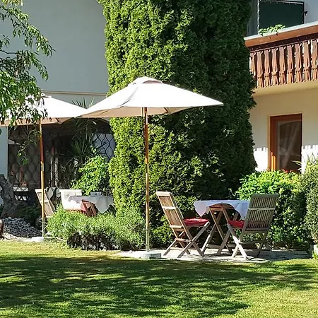Beautyfarm Landhaus Servus Апартаменты *