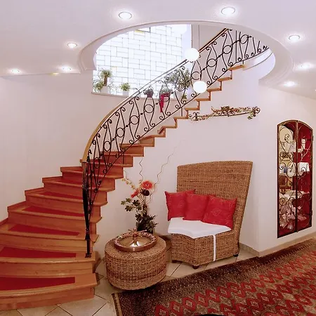 Apartment Hotel garni Landhaus Servus *
