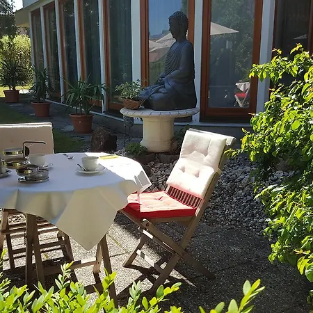 Hotel garni Landhaus Servus Velden am Wörthersee